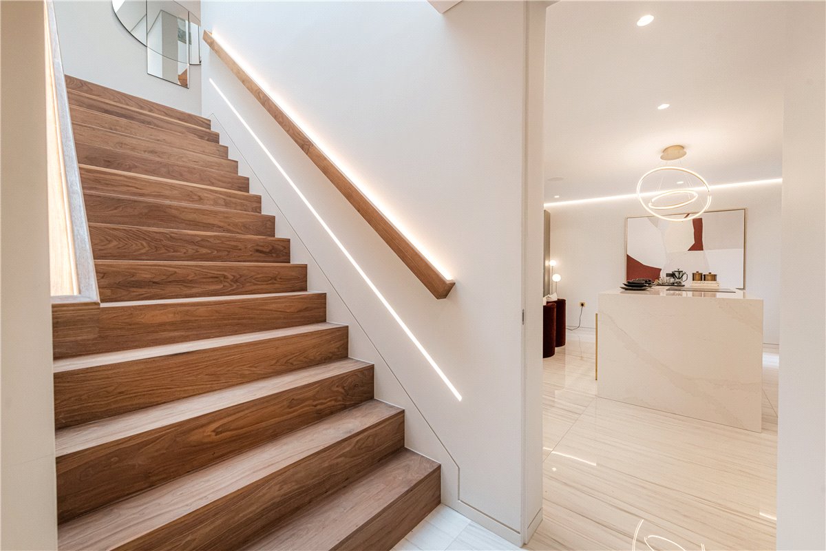 3 bedroom Maisonette, South Molton Street, Mayfair, W1K - Available, Image 30