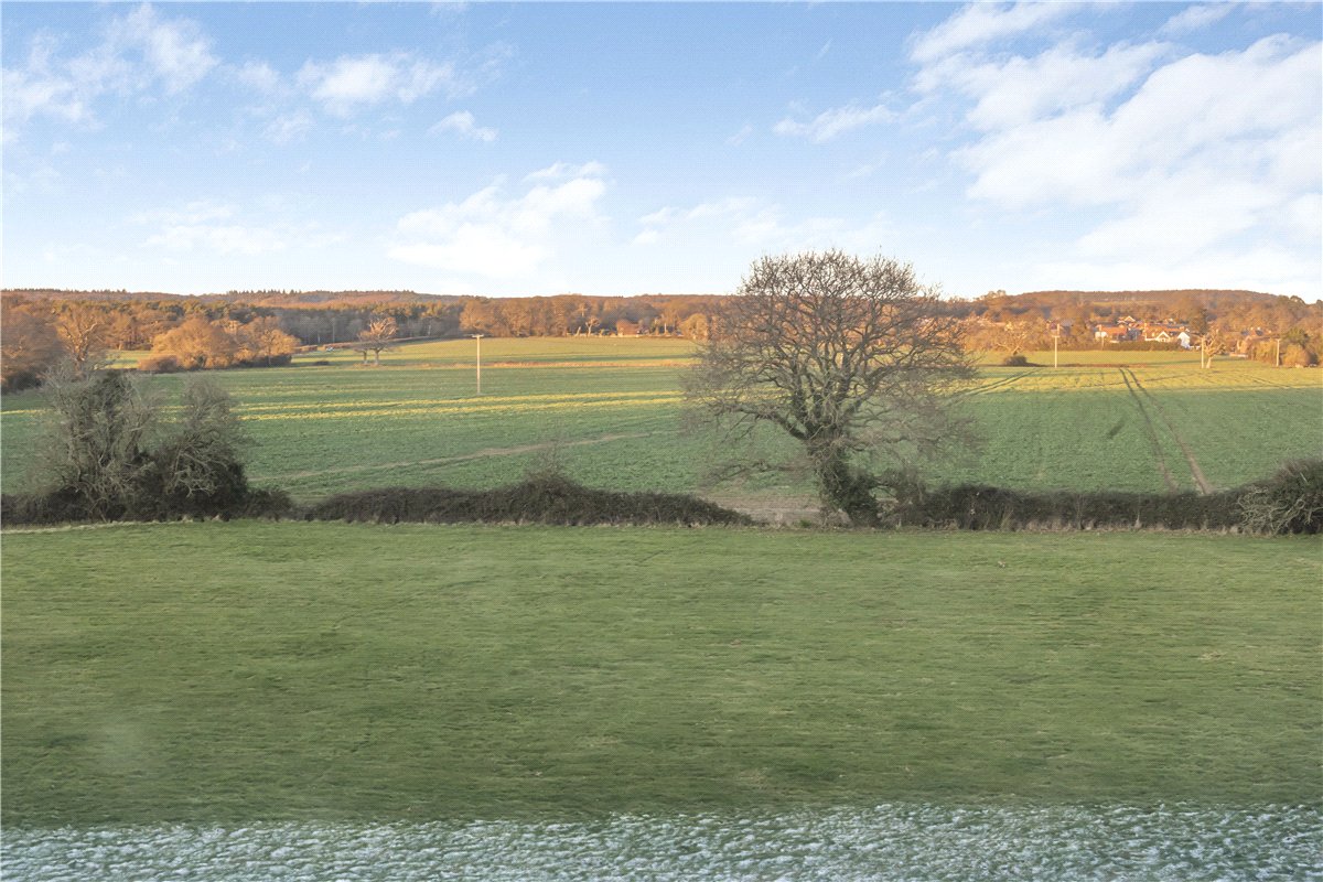 3 bedroom House, Tortington Manor, Ford Road, BN18 - Available, Image 15