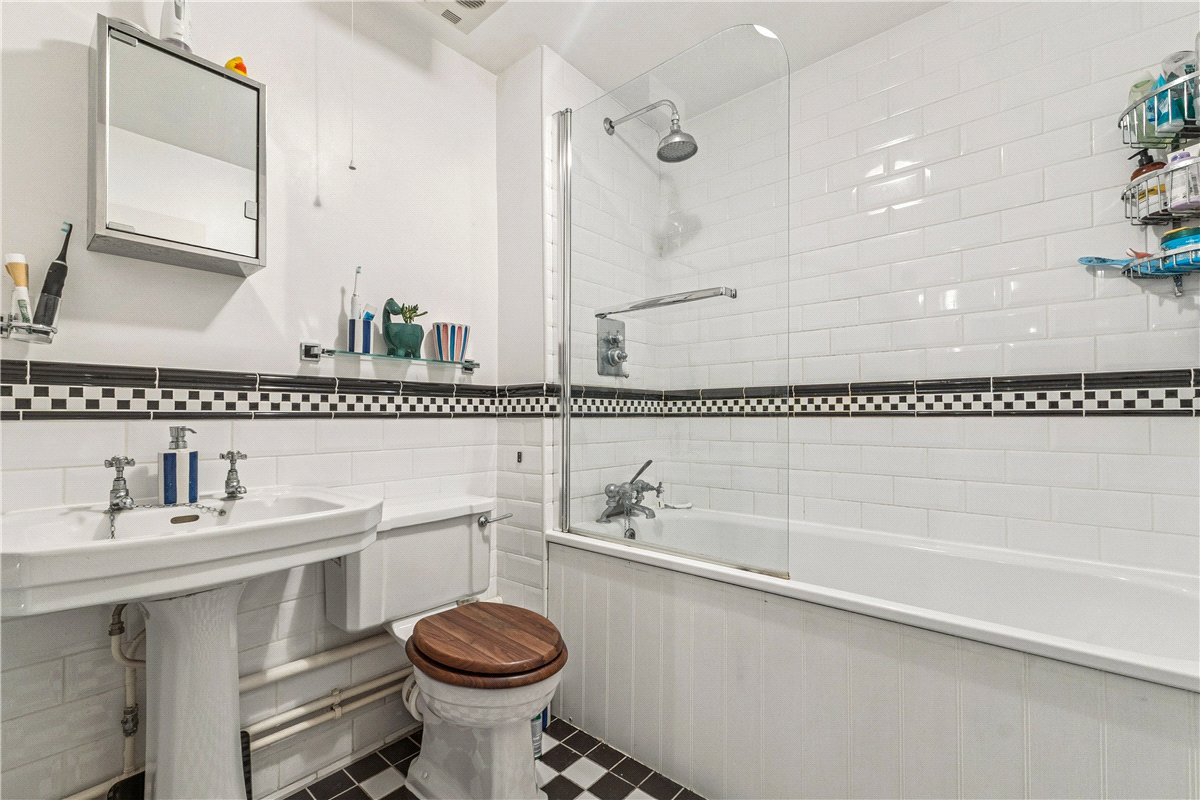 1 bedroom Flat, St. James's Drive, London, SW12 - Available, Image 12