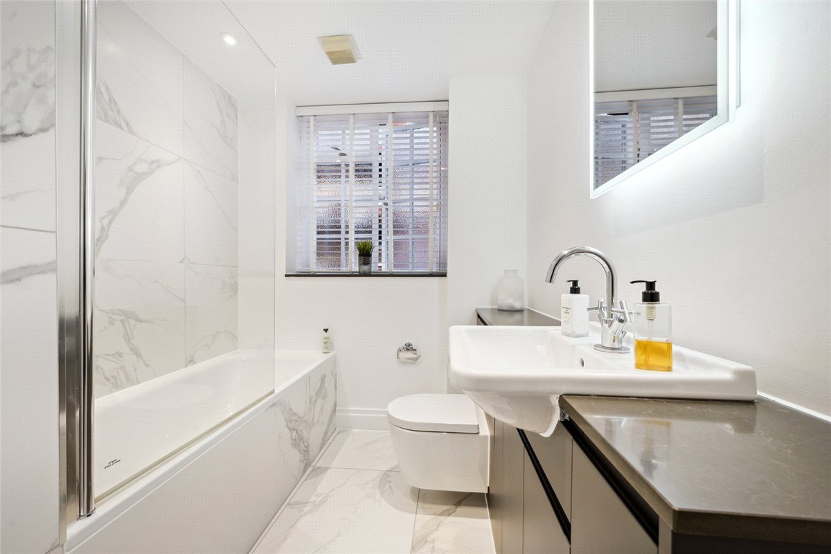 3 bedroom Flat, Stafford Court, Kensington High Street, W8 - Available, Image 6