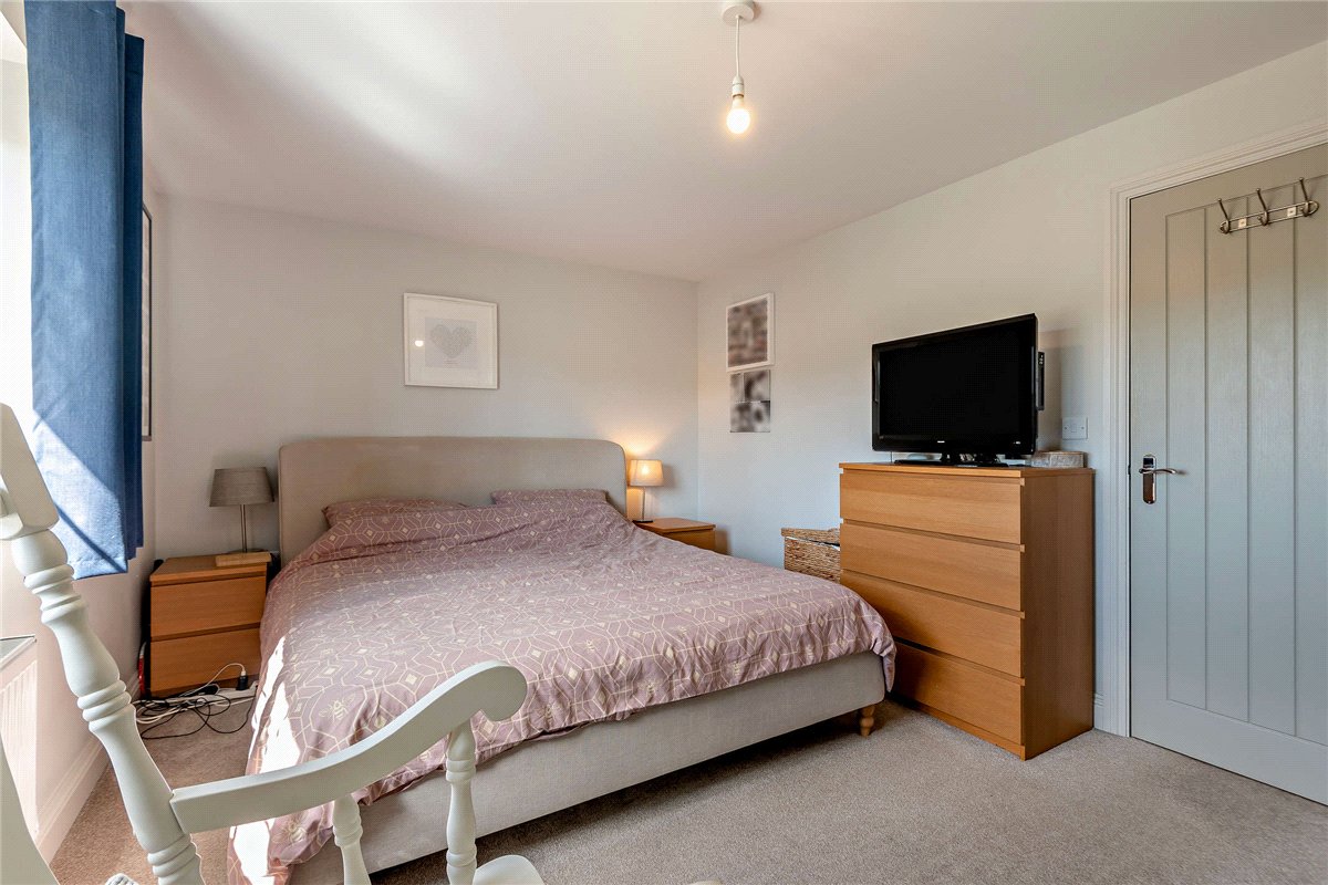 4 bedroom House, Folly Court, Cold Ash, RG18 - Available, Image 6