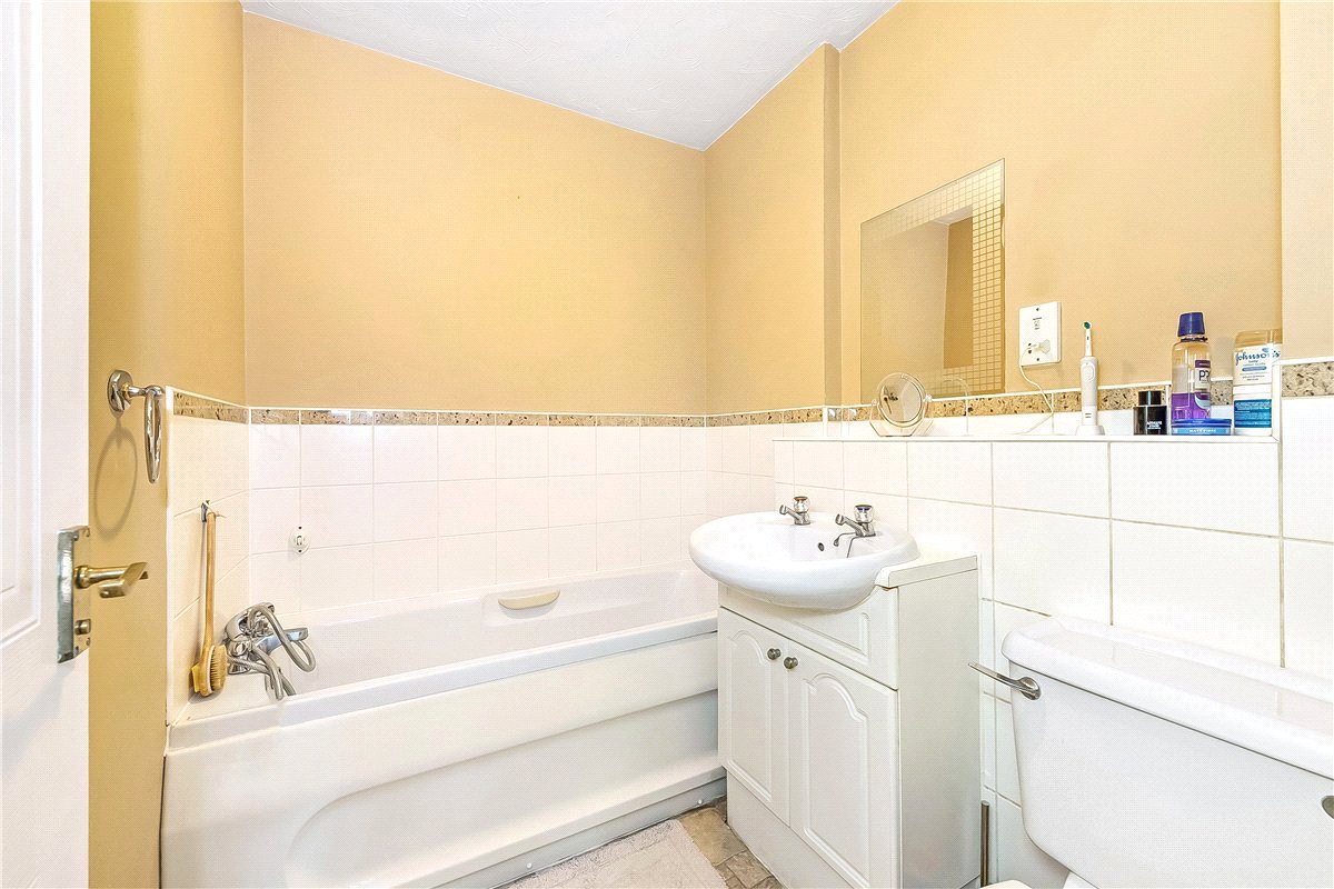 2 bedroom Flat, Sunbury-on-Thames, Surrey, TW16 - Available, Image 6