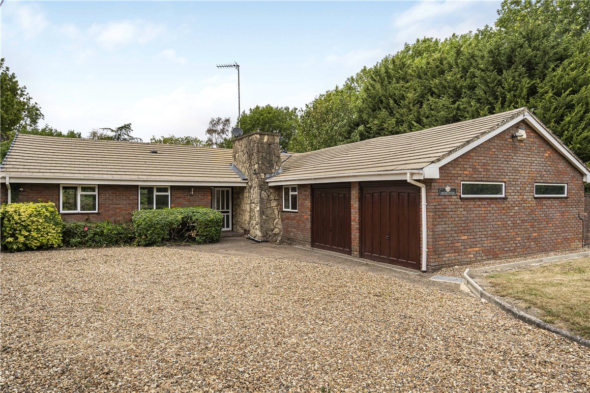 6 bedroom Bungalow, Nash Lee Lane, Wendover, HP22 - Available