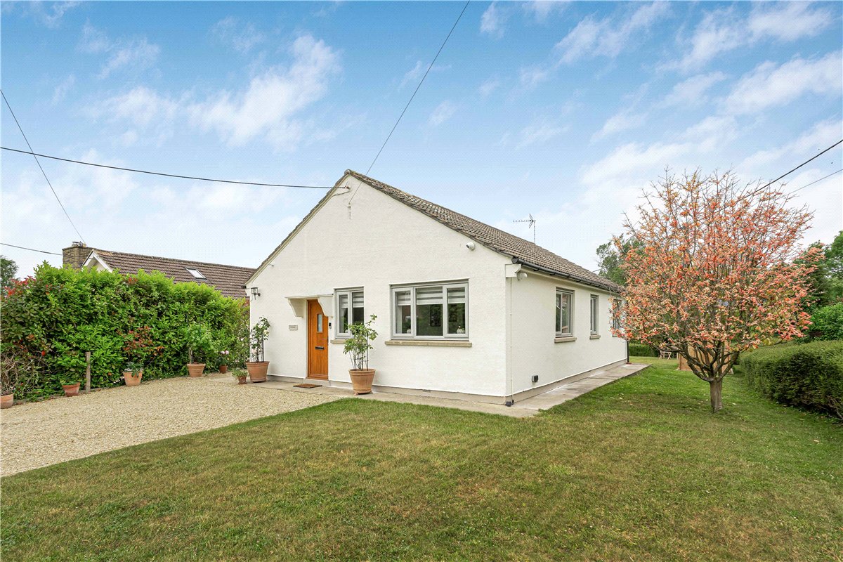 3 bedroom Bungalow, Middle Lane, Cherhill, SN11 - Available