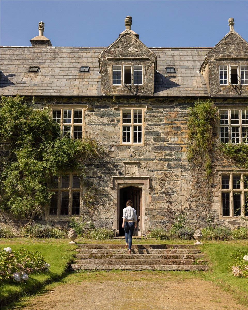 11 bedroom House, Talsarnau, Gwynedd, LL47 - Available, Image 15