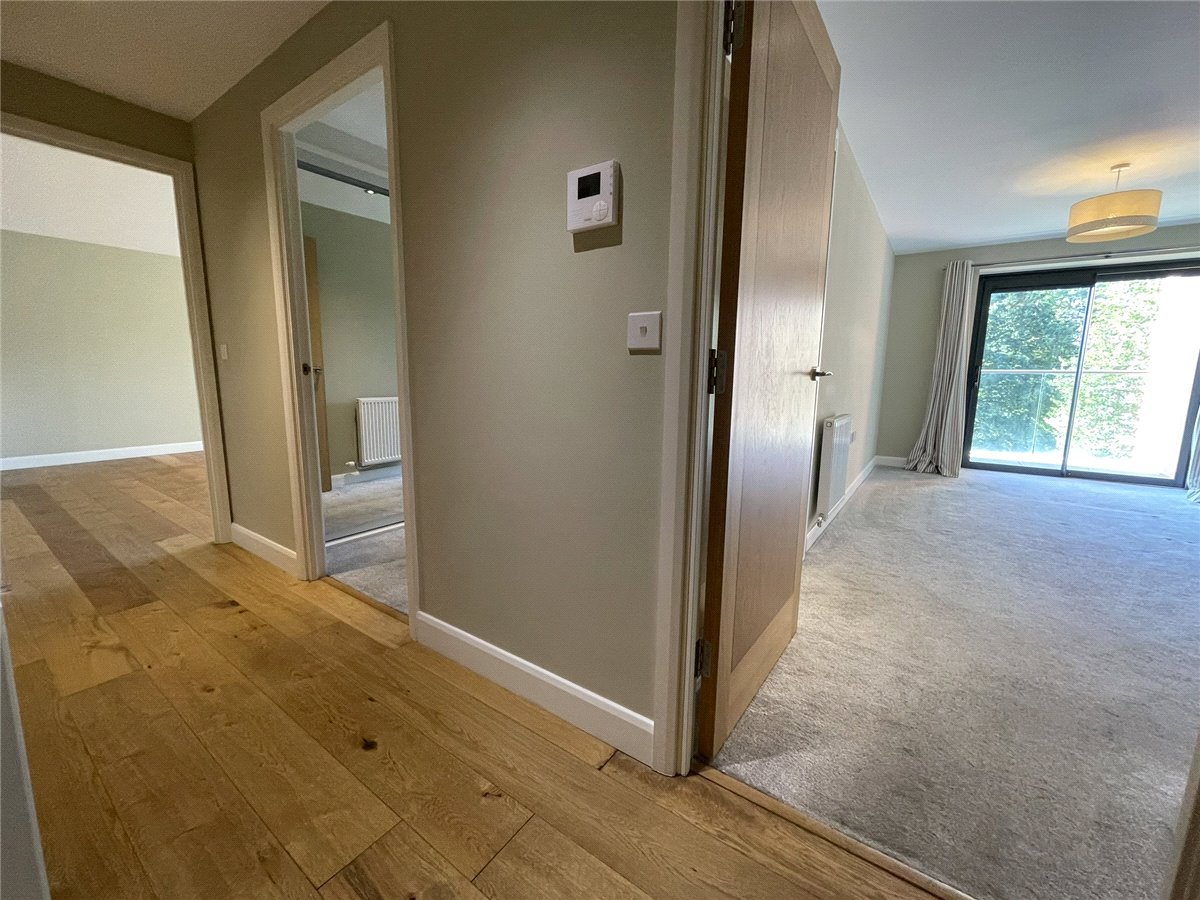 2 bedroom Flat, Racecourse Road, Newbury, RG14 - Let Agreed, Image 4