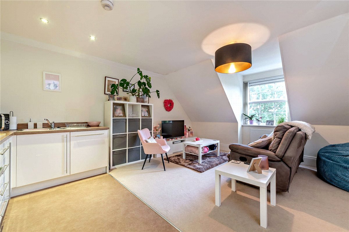 1 bedroom Flat, Luker Court, Ireland Drive, RG14 - Sold STC, Image 2