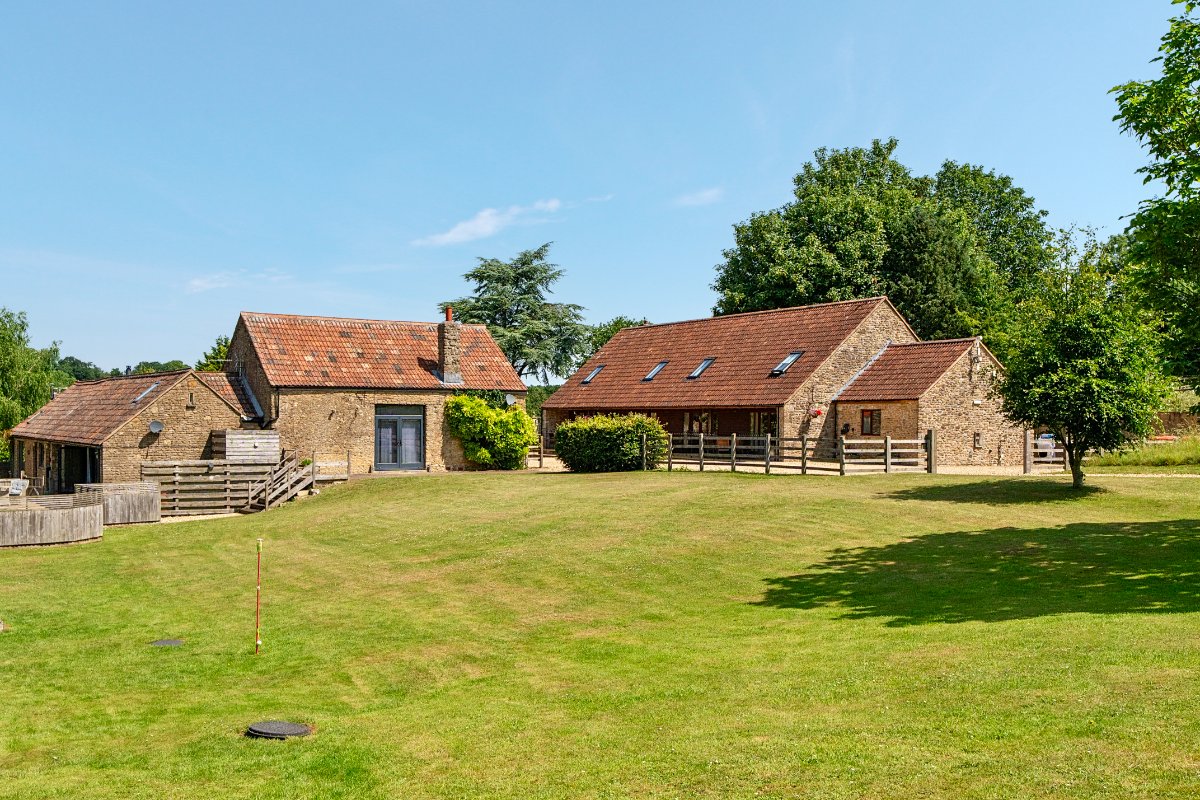 4 bedroom House, By The Byre Holidays & The Old Cow Byre, Whitechapel Lane, BA11 - Available, Image 3