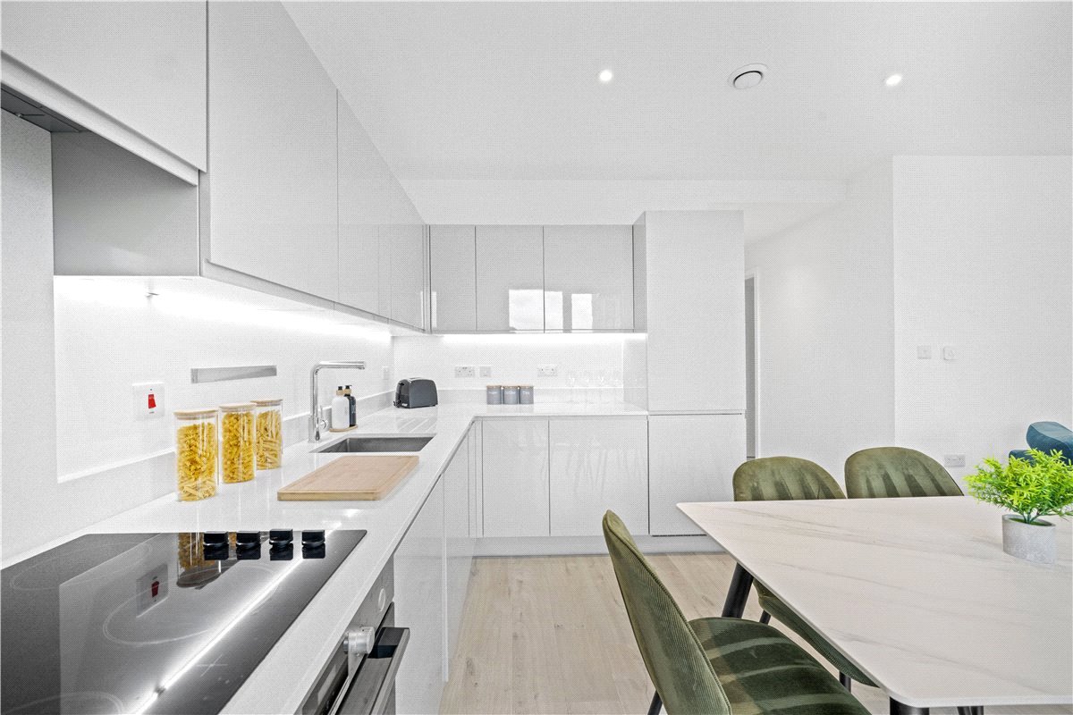 3 bedroom Flat, Heartwell Avenue, London, E16 - Available, Image 22