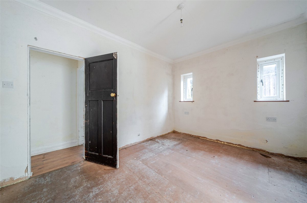 2 bedroom Bungalow, Chester Road, Preston Brook, WA7 - Available, Image 14