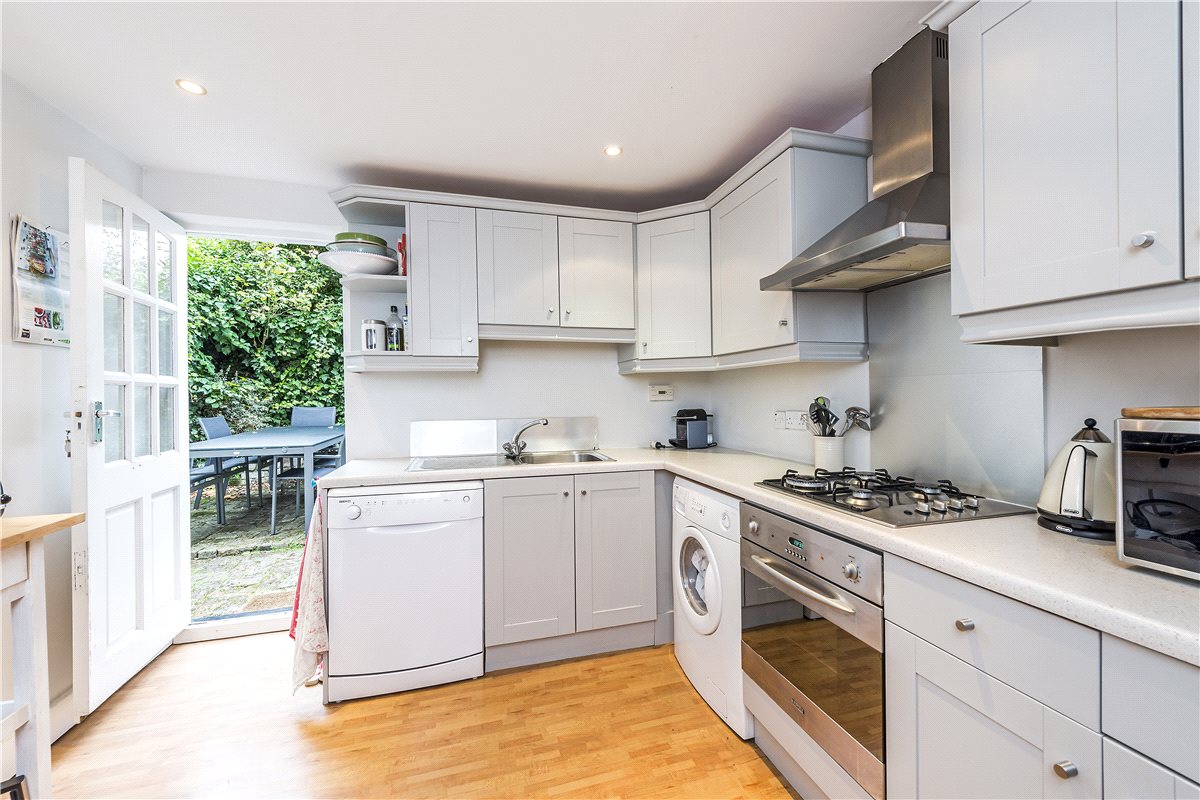 3 bedroom House, Nottingham Road, London, SW17 - , Image 3