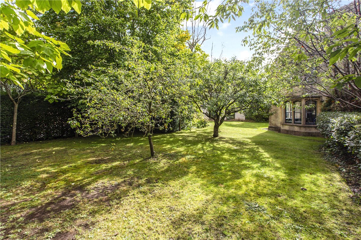 8 bedroom House, Castlefields, Calne, SN11 - Available, Image 11
