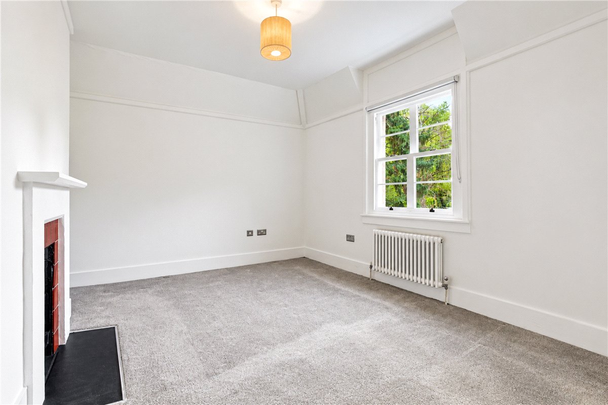 3 bedroom Cottage, Bishops Avenue, London, SW6 - Available, Image 11