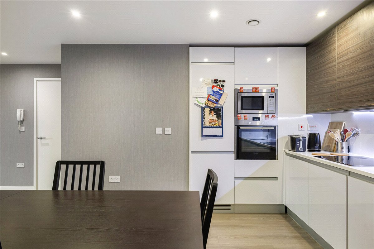 2 bedroom Flat, Hills Road, Cambridge, CB2 - Sold STC, Image 5