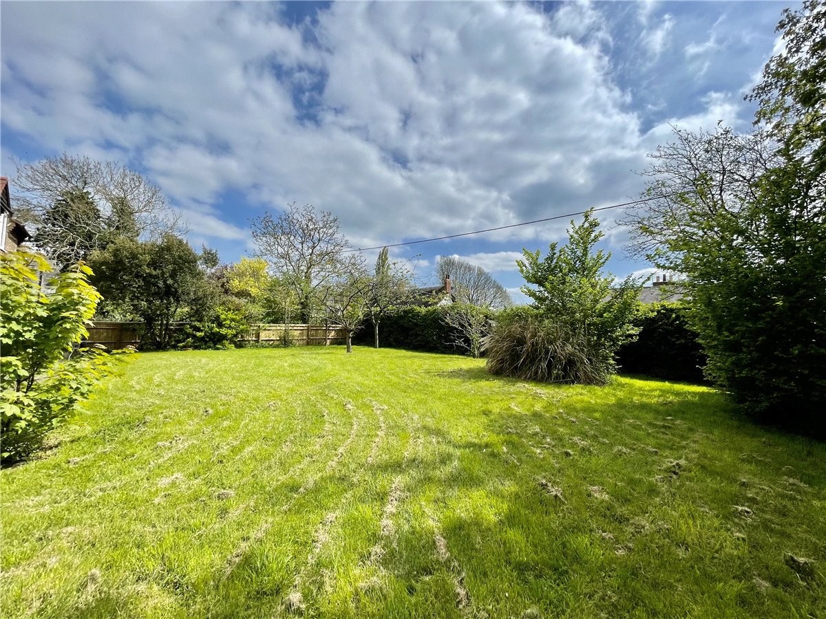 4 bedroom House, Queen Catherine Road, Steeple Claydon, MK18 - Available, Image 9
