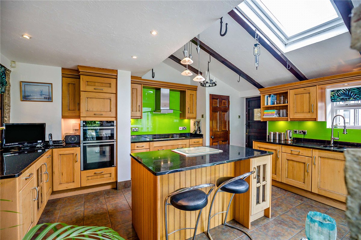 4 bedroom House, Lumby, Near Leeds, LS25 - Available, Image 1