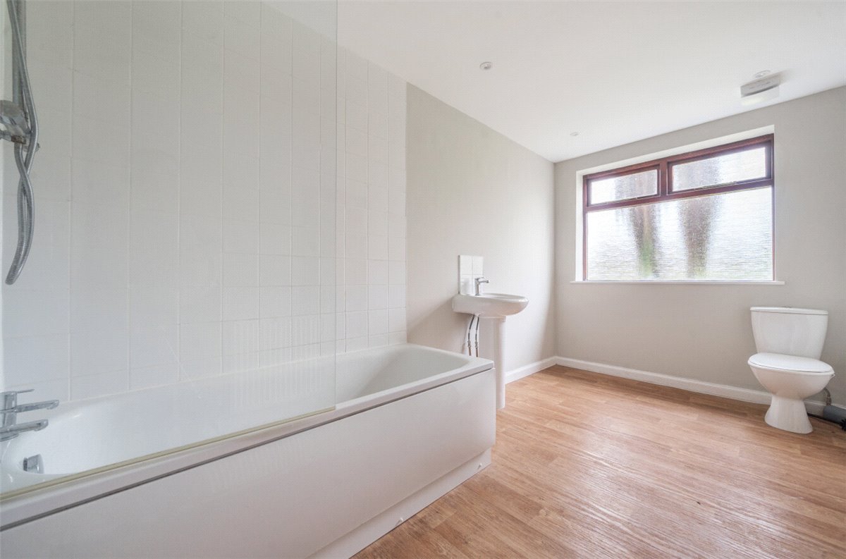 4 bedroom Bungalow, Darnford Lane, Lichfield, WS14 - Available, Image 12