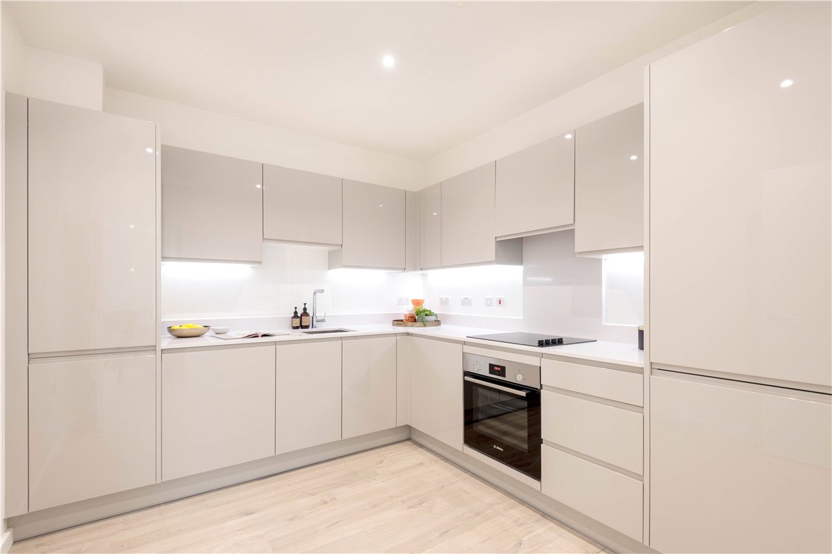 2 bedroom Flat, Heartwell Avenue, London, E16 - Let Agreed