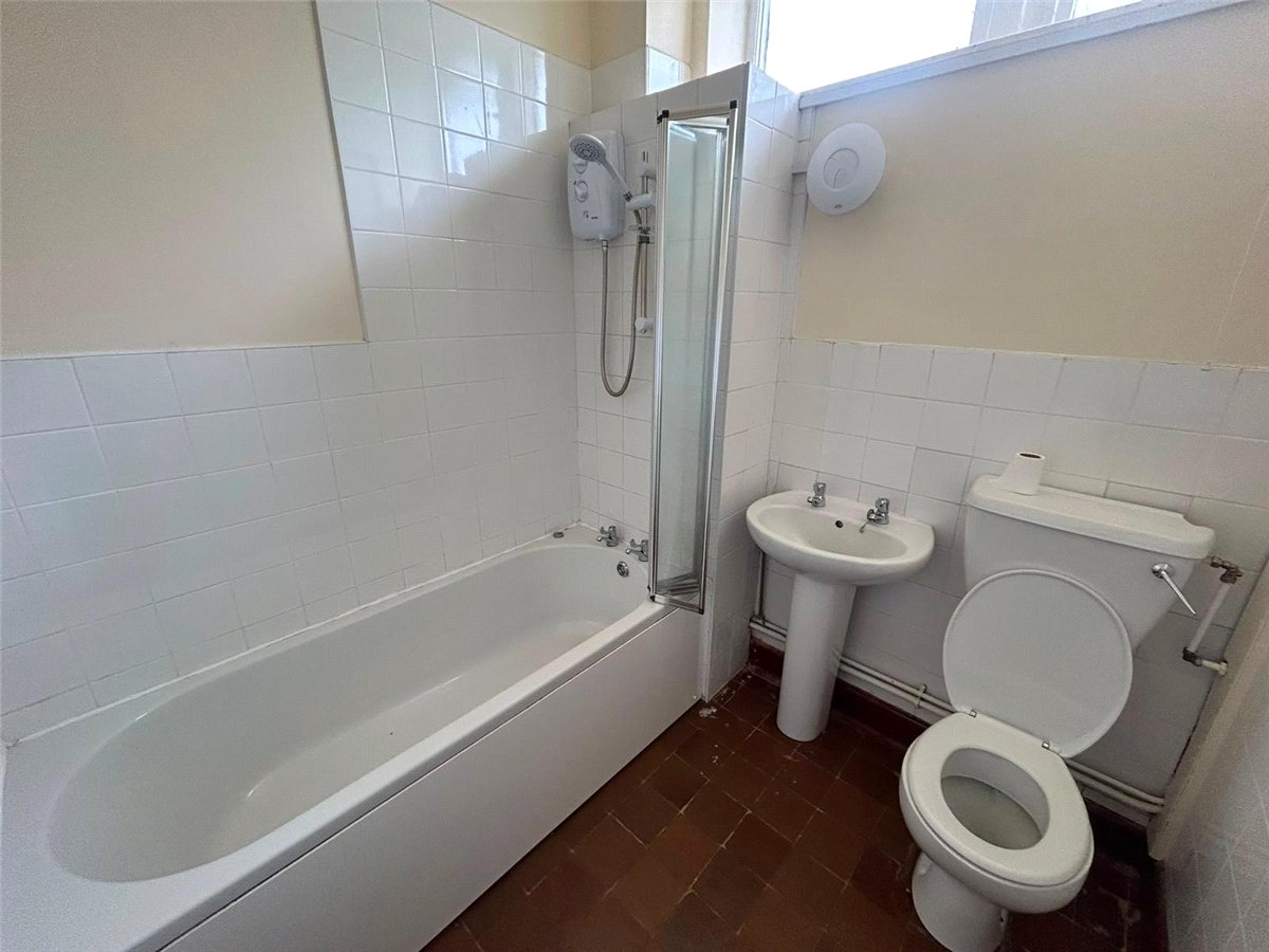 3 bedroom House, Overton Road, Ruabon, LL14 - Available, Image 8