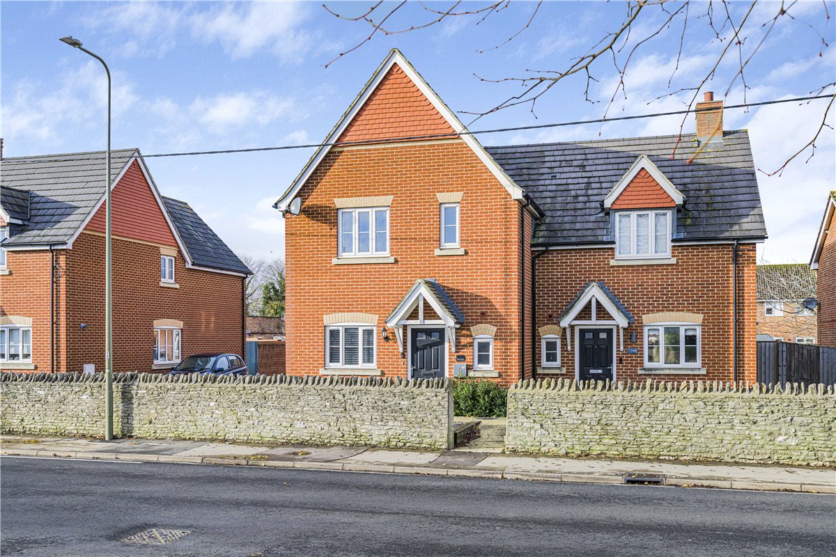 3 bedroom House, The Firs, Grove, OX12 - , Image 12