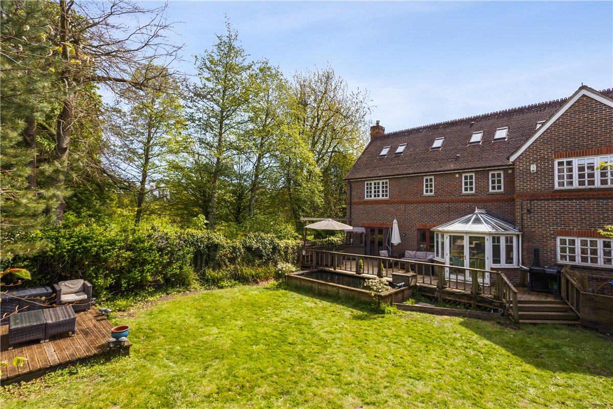 6 bedroom House, Kelham Gardens, Marlborough, SN8 - Available, Image 2