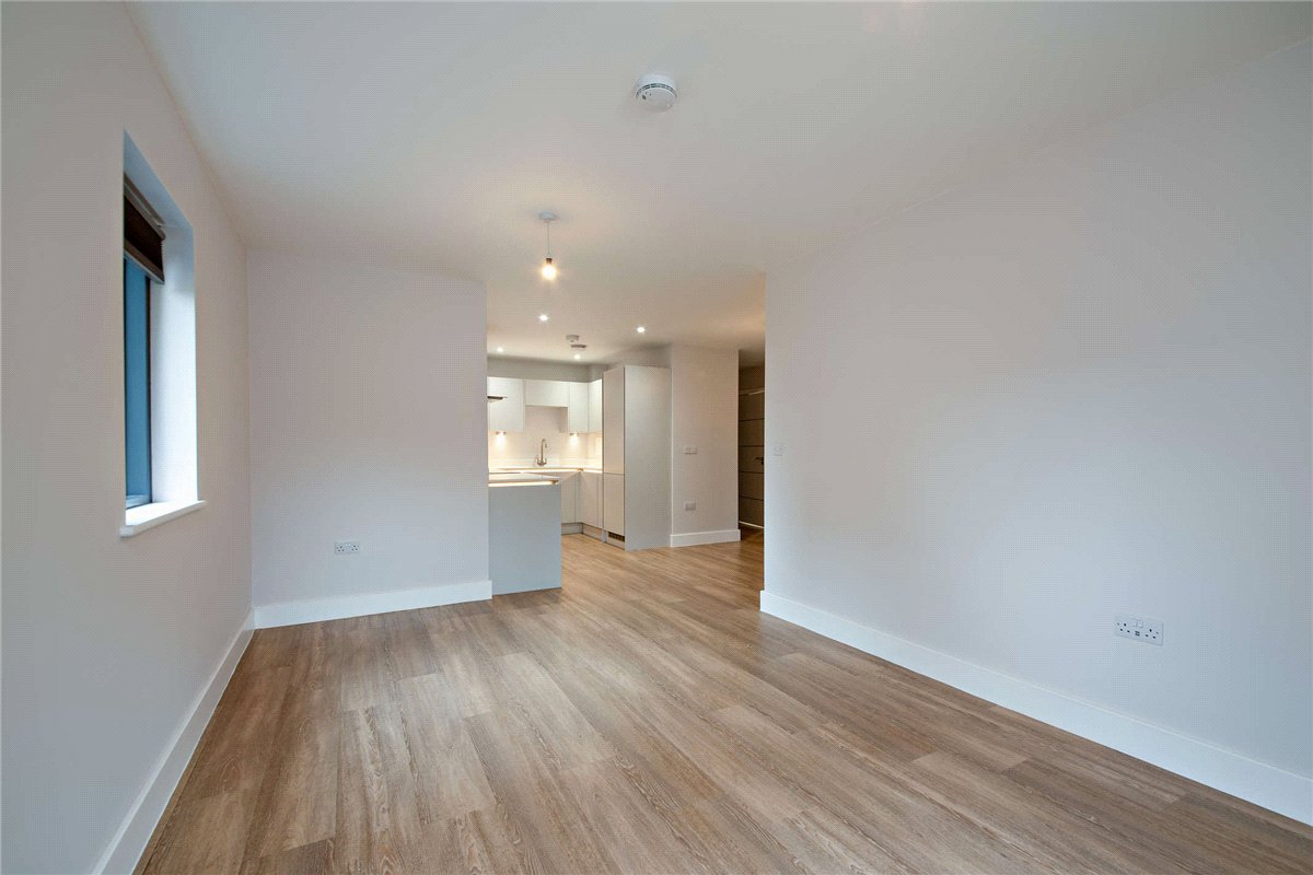 2 bedroom Flat, St Marys Road, Newbury, RG14 - Sold, Image 4