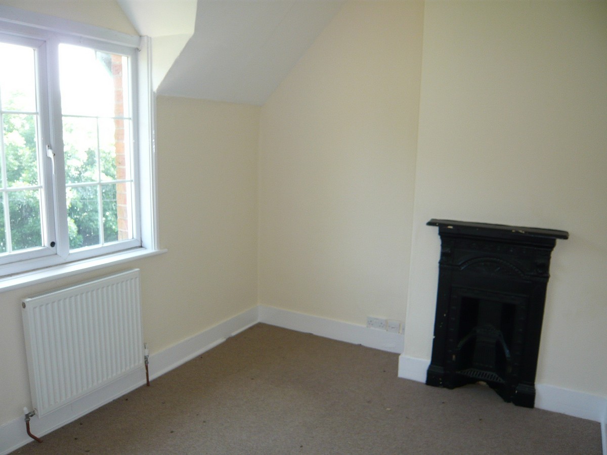 3 bedroom Cottage, Marlston Hermitage, Thatcham, RG18 - Available, Image 3