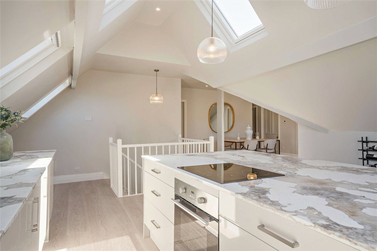 3 bedroom Flat, The Oval, Harrogate, HG2 - Available, Image 4