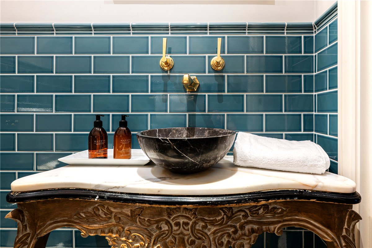 2 bedroom Flat, Strand, Covent Garden, WC2R - Available, Image 2