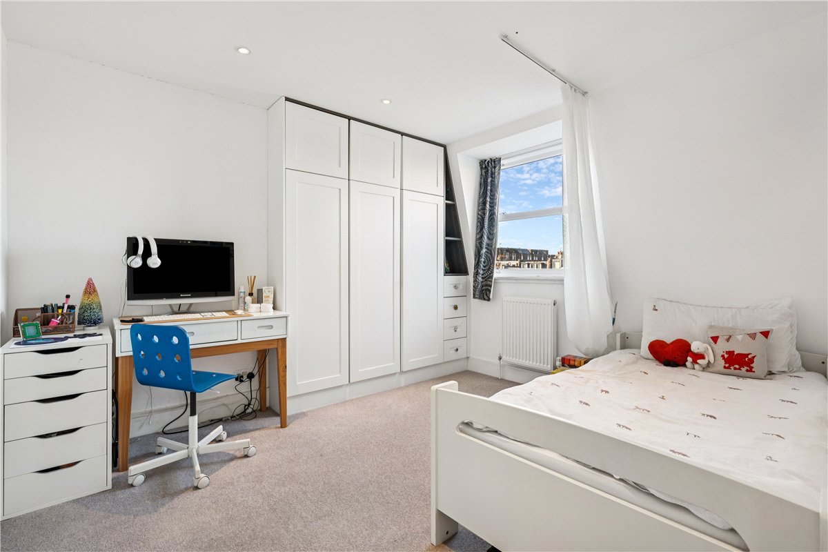 6 bedroom House, Queensmill Road, London, SW6 - Available, Image 3
