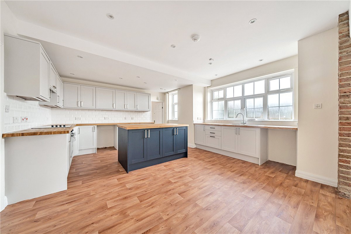 7 bedroom House, Newcastle Road, Whitmore, ST5 - Available, Image 1