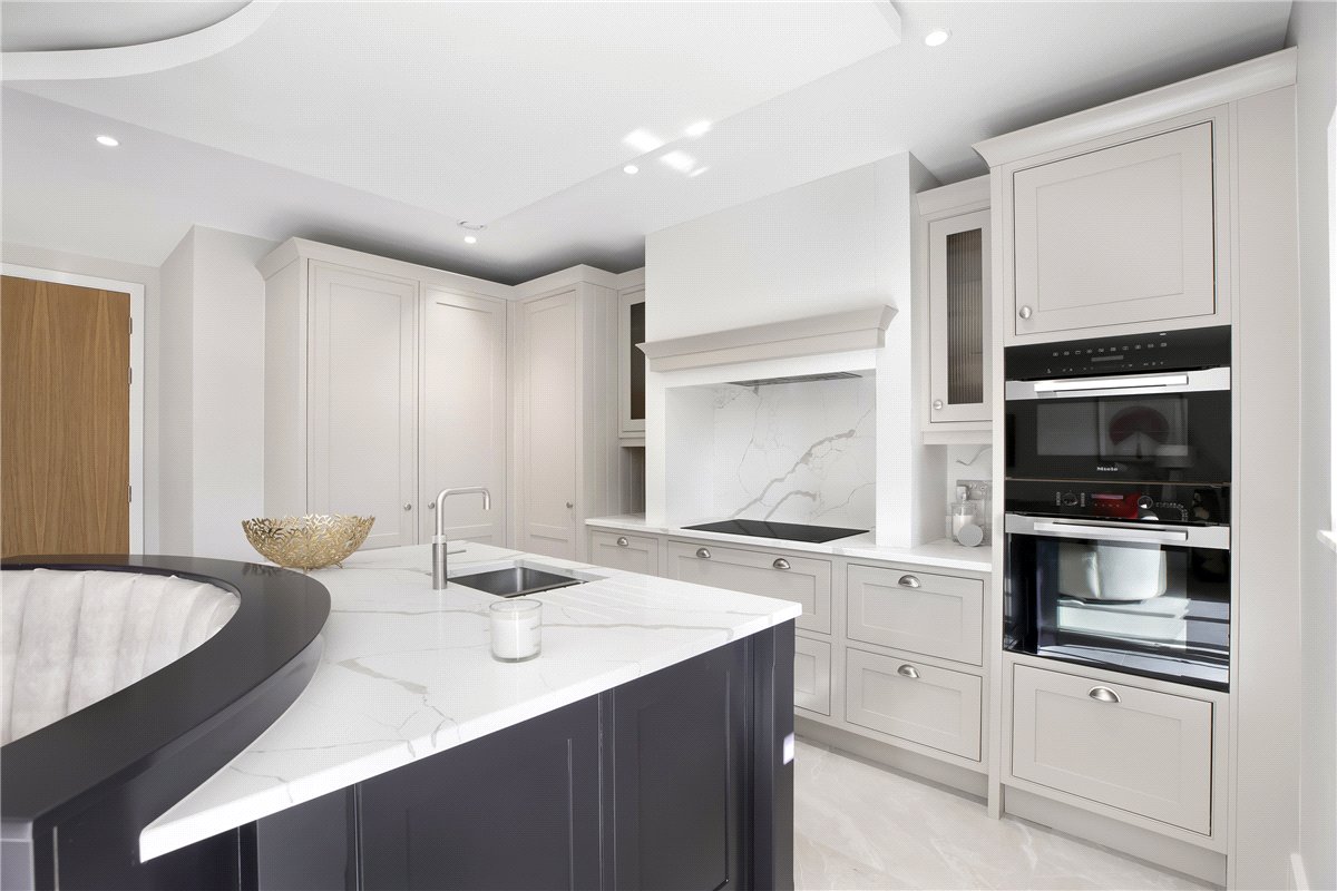 2 bedroom Flat, Apartment 3, Robin Hill, Clifford Road, LS29 - Available, Image 3