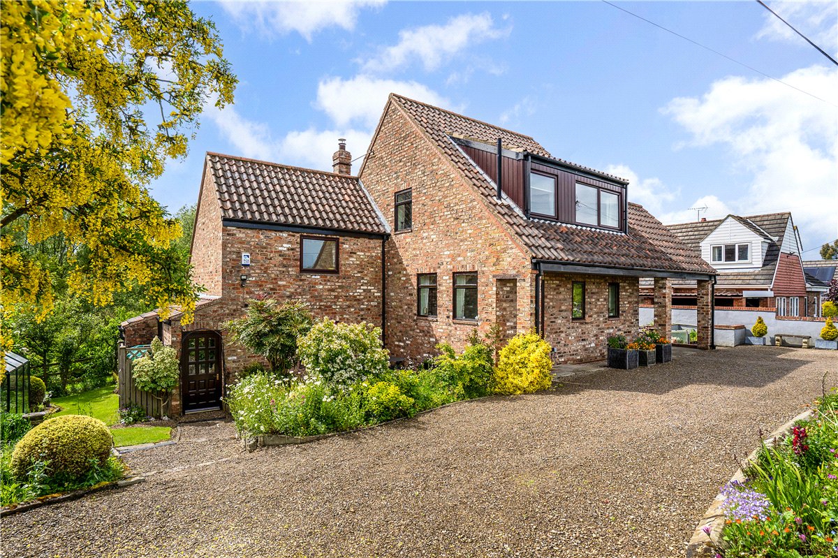 3 bedroom House, Marsh Lane, Bolton Percy, YO23 - Available
