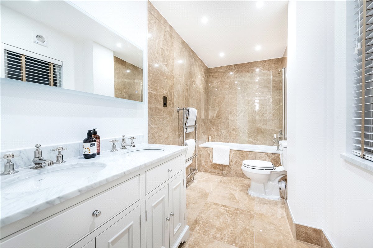 4 bedroom Flat, Grosvenor Square, Mayfair, W1K - Available, Image 19