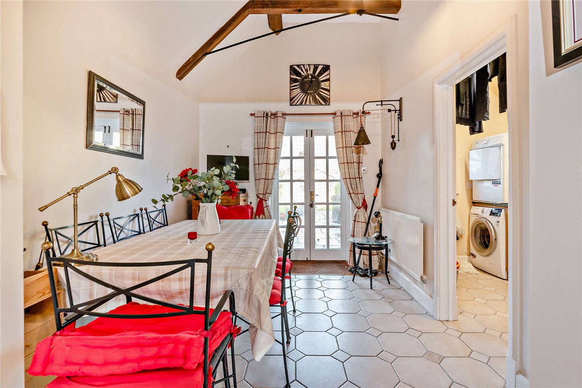 4 bedroom House, Hambridge Lane, Newbury, RG14 - Available, Image 10