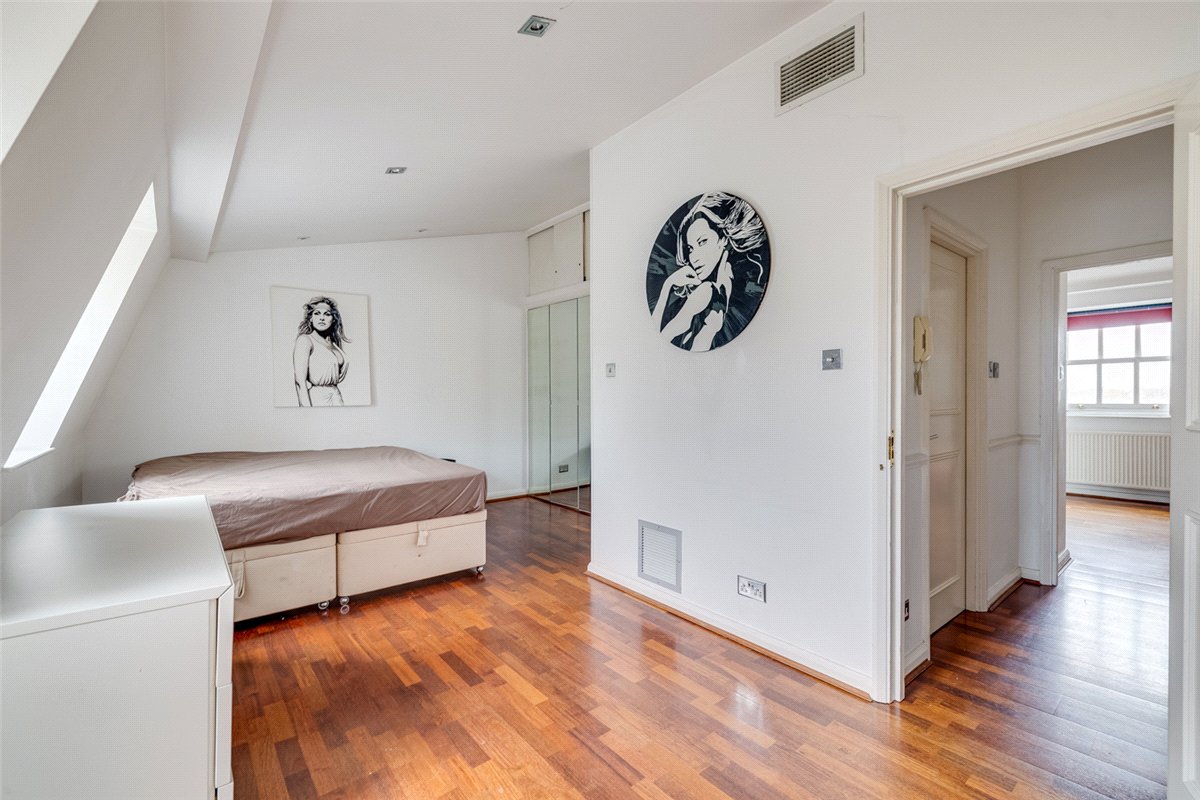 3 bedroom Flat, Ennismore Gardens, Knightsbridge, SW7 - Available, Image 8