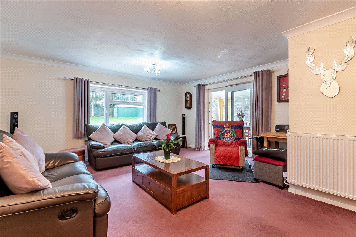 4 bedroom Bungalow, Long Lane, Hermitage, RG18 - Available, Image 4