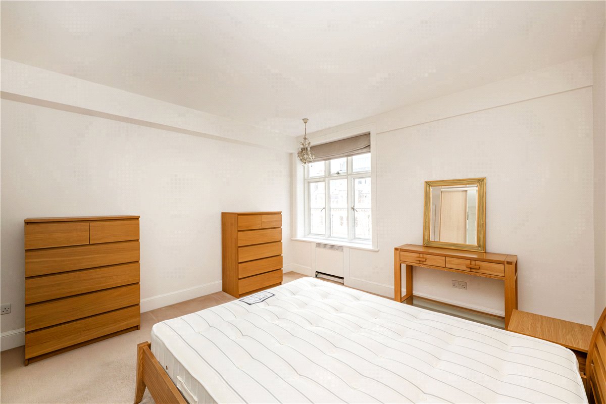 1 bedroom Flat, Chesterfield Gardens, Mayfair, W1J - Let Agreed, Image 2