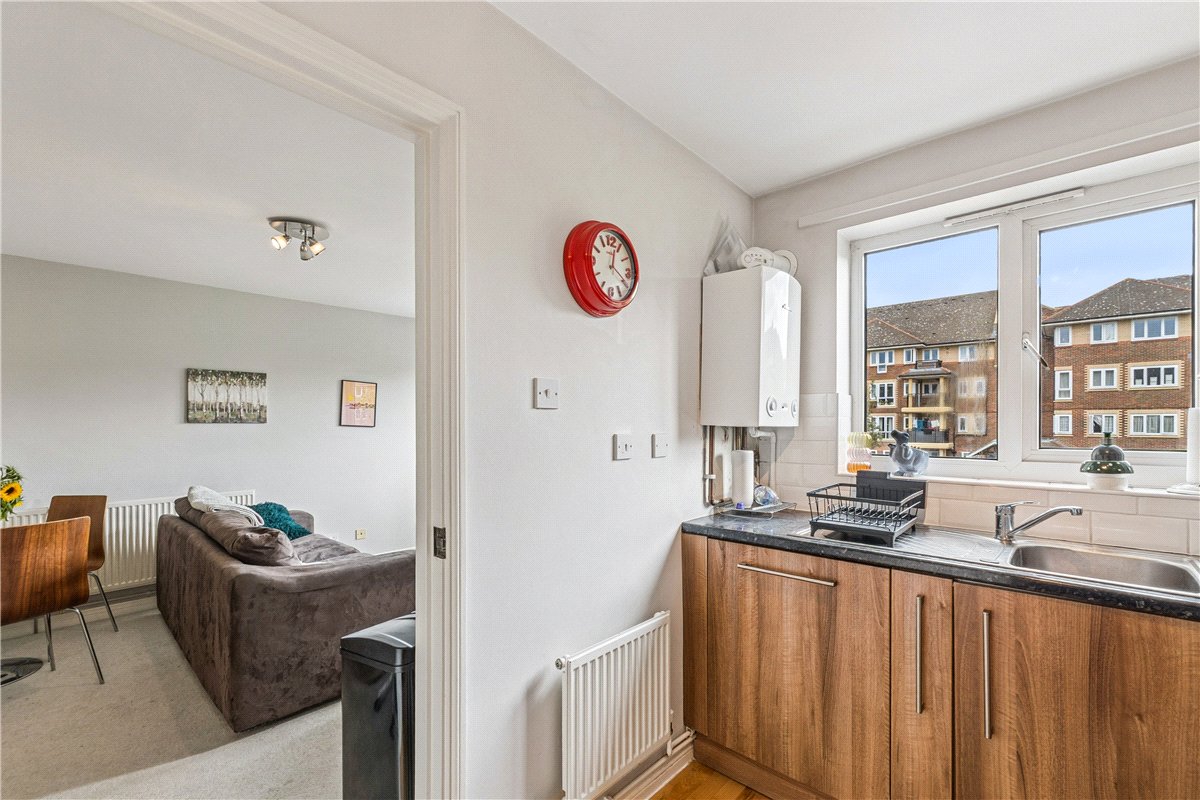 1 bedroom Flat, St. James's Drive, London, SW12 - Available, Image 3