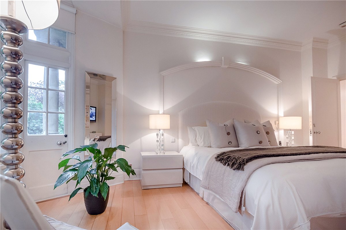 4 bedroom Flat, Knightsbridge, Belgravia, SW1X - Available, Image 16