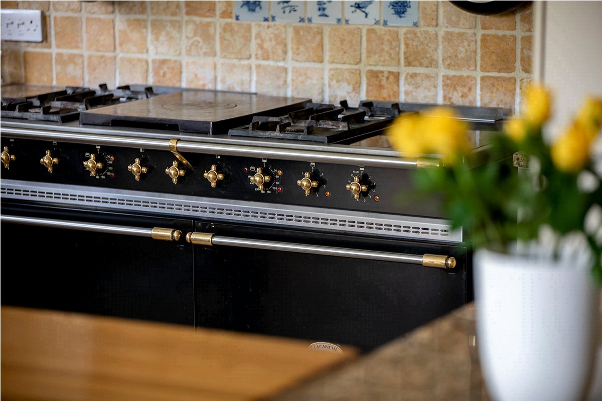 6 bedroom House, Milton Lilbourne, Pewsey, SN9 - Available, Image 13