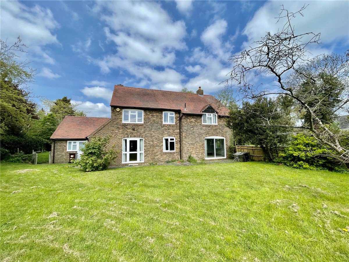 4 bedroom House, Queen Catherine Road, Steeple Claydon, MK18 - Available, Image 10