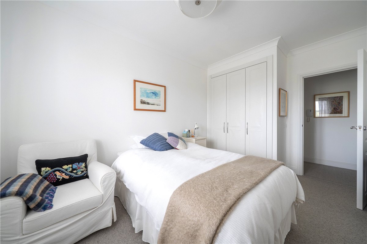 2 bedroom Flat, Priory Court, Marlborough, SN8 - Sold STC, Image 9