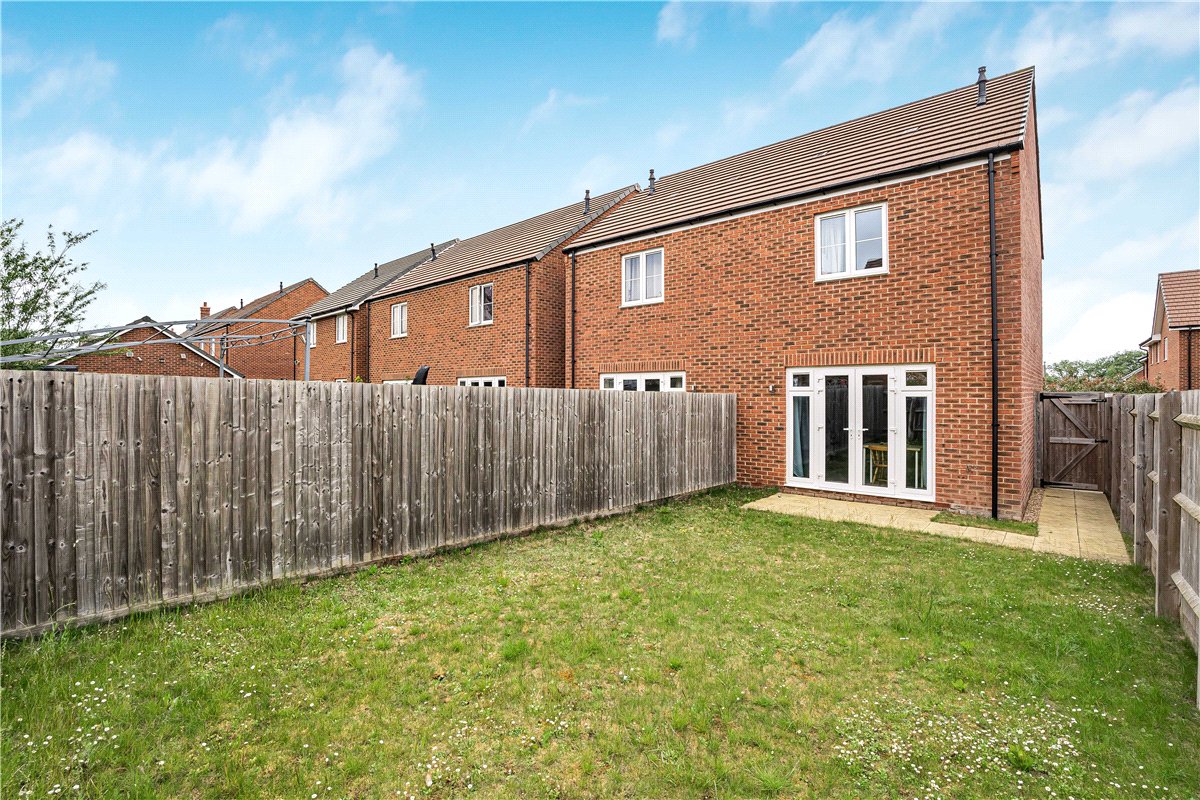 2 bedroom House, Rome Avenue, Aylesbury, HP21 - Let Agreed, Image 8