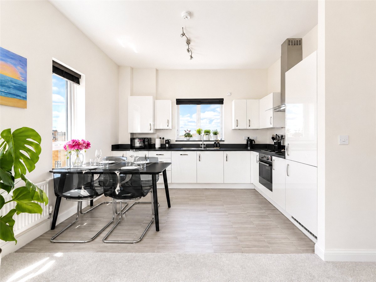 2 bedroom Flat, Lawrence Weaver Road, Cambridge, CB3 - Available, Image 1