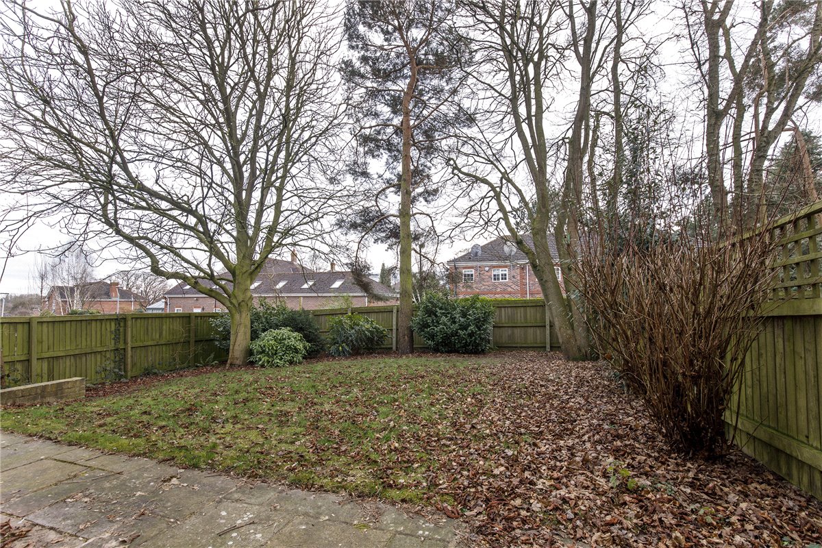 4 bedroom House, The Square, Dringhouses, YO24 - , Image 13