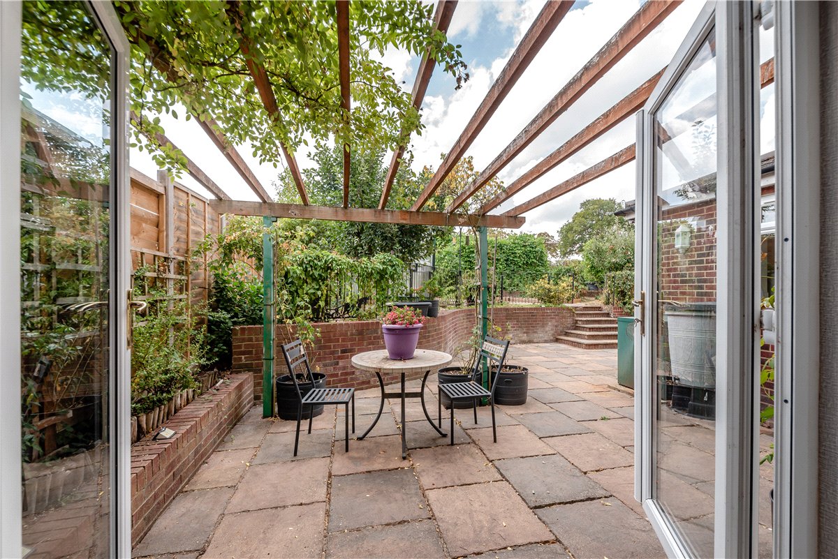 3 bedroom House, Roberts Road, Barton Stacey, SO21 - Available, Image 1