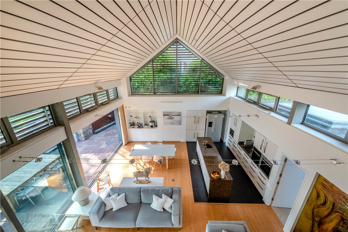 3 bedroom House, Grange Close, Winchester, SO23 - Available, Image 3