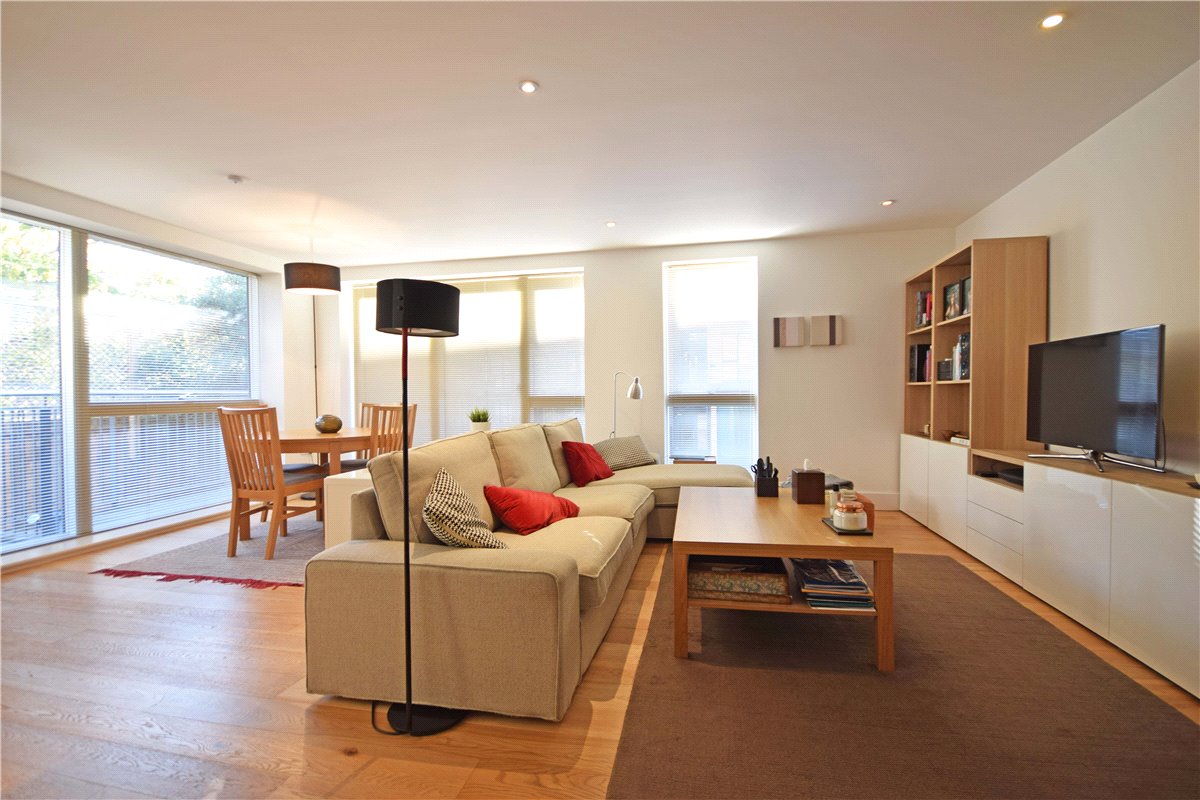 2 bedroom Flat, Newton Court, Kingsley Walk, CB5 - Available, Image 9