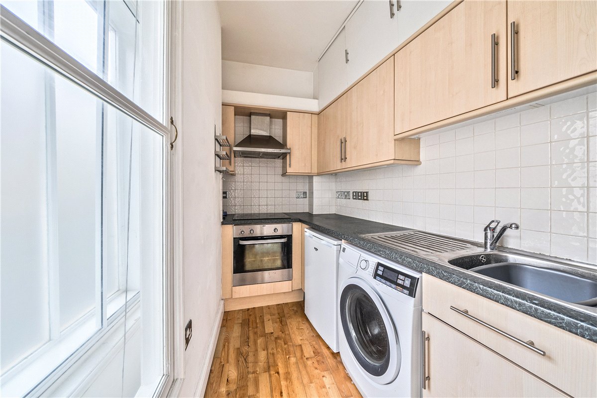 2 bedroom Maisonette, Vineyards, Bath, BA1 - Available, Image 9